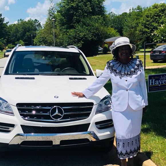 Meet your Posher, Brenda - Picture 1 of 1